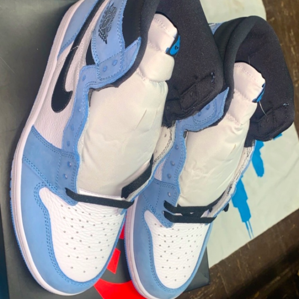 Jordan 1 retro high white university blue black